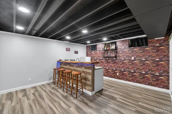 567 Brook Meadow DR, Ballwin, MO 63021