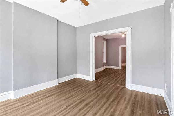 5130 Kensington AVE #1F, St Louis, MO 63108