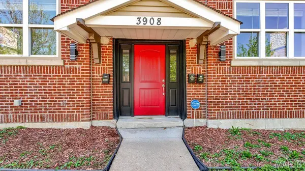 3908 Mcdonald AVE #1F, St Louis, MO 63116