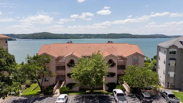 700 Emerald Pointe Dr #101, Hollister, MO 65672