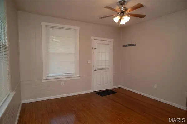 3241 Coles AVE, St Louis, MO 63114