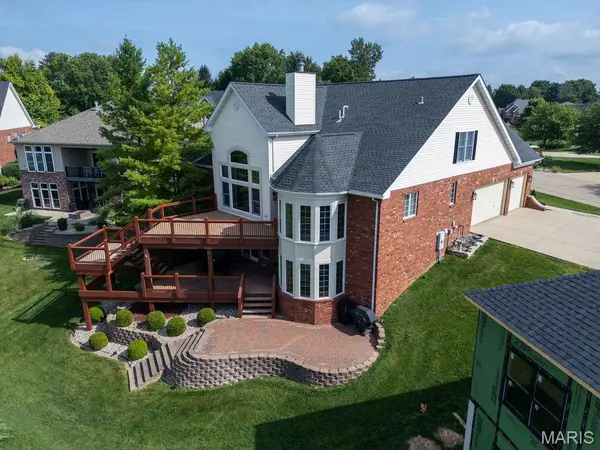 101 Waterfall CT, Glen Carbon, IL 62034