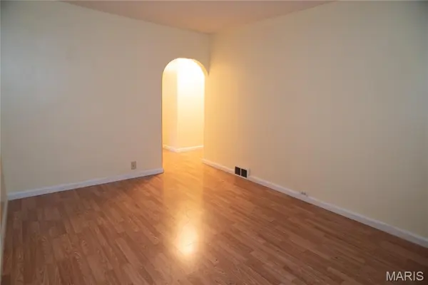 3241 Royalton AVE, St Louis, MO 63114