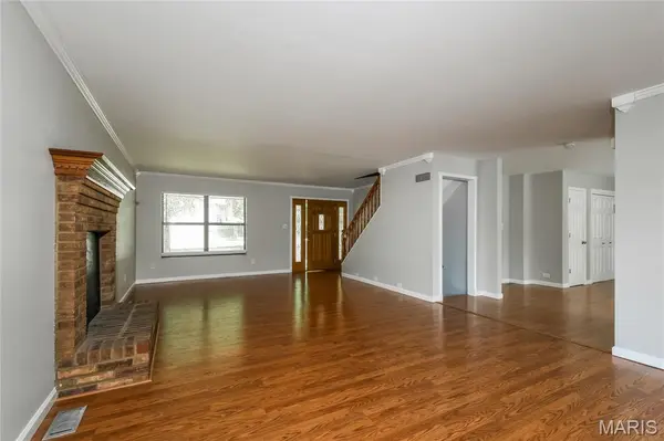 869 Country Glen DR, Imperial, MO 63052