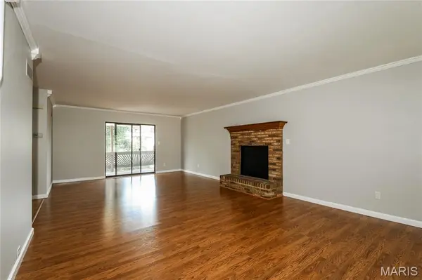 869 Country Glen DR, Imperial, MO 63052