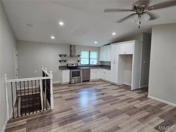 3019 Oriental DR, Florissant, MO 63031