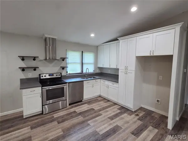 3019 Oriental DR, Florissant, MO 63031