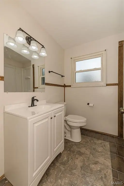 155 Lynn Meadows LN, Florissant, MO 63033