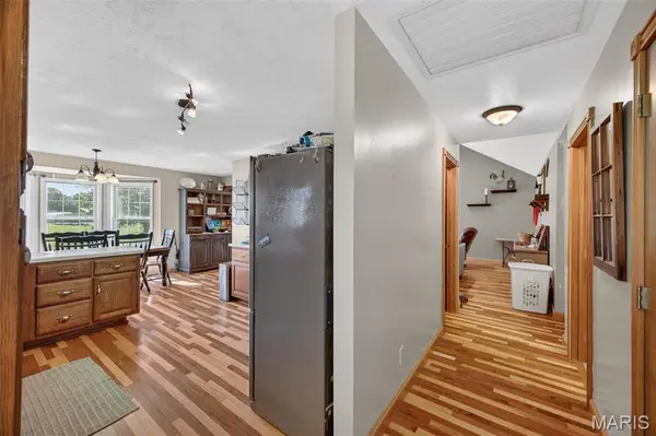 15161 Edison RD, Lebanon, MO 65536