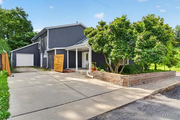 114 M ST, Edwardsville, IL 62025