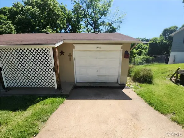 1816 West DR, High Ridge, MO 63049