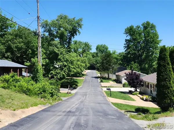 1816 West DR, High Ridge, MO 63049