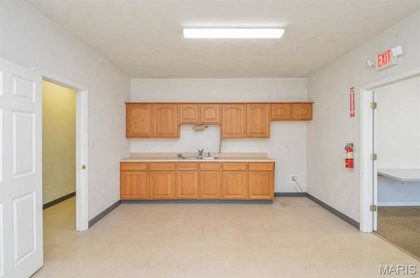 5 Commerce DR, Freeburg, IL 62243