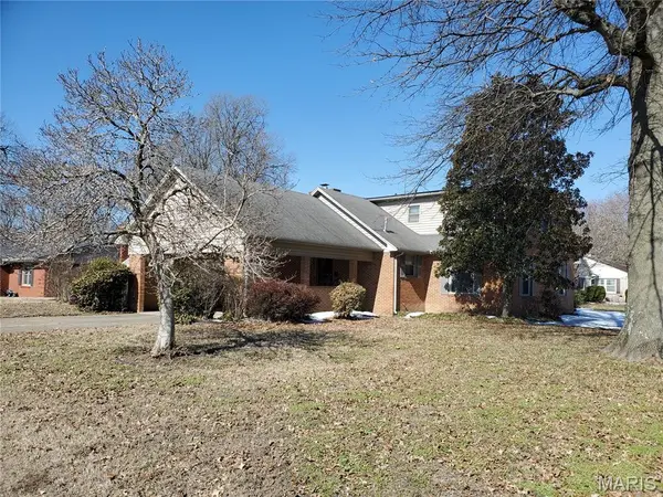 100 N Clayton ST, Charleston, MO 63834