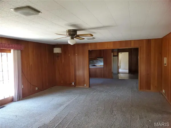 100 N Clayton ST, Charleston, MO 63834