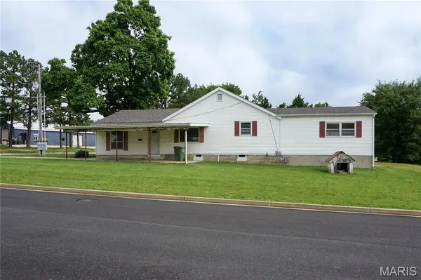 2018 Old Saint James RD, Rolla, MO 65401