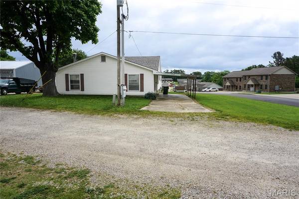 2018 Old Saint James RD, Rolla, MO 65401