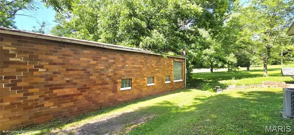 411 Church ST, Evansville, IL 62242