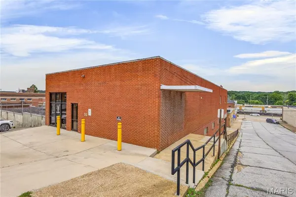 116B Easton ST, De Soto, MO 63020