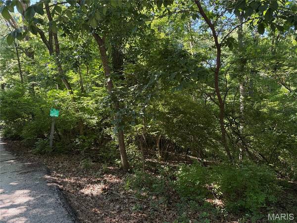 691 Castlecliff RD, Ballwin, MO 63021