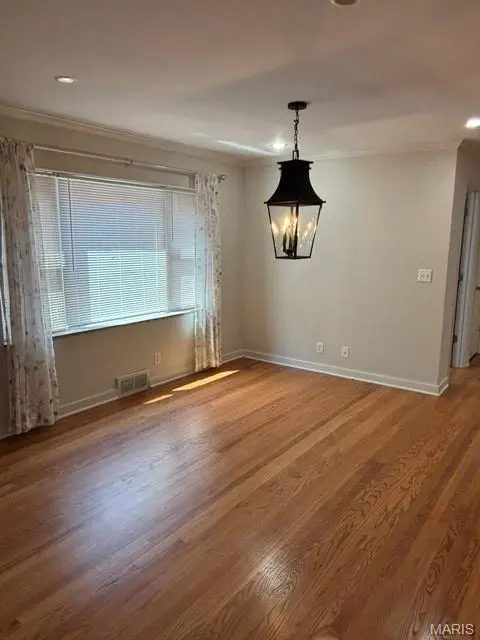 7543 Delmar BLVD, University City, MO 63130
