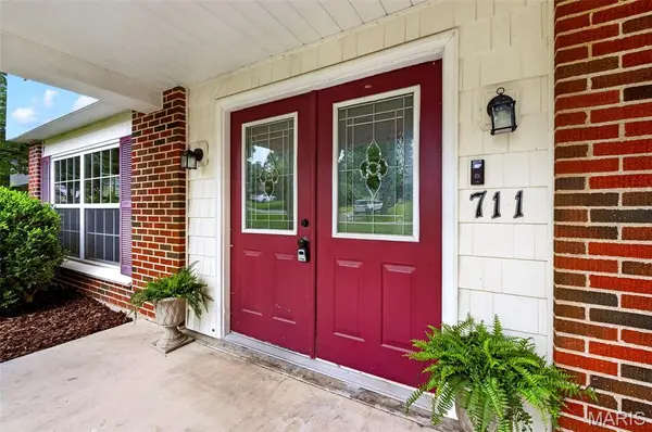 711 Montbrook DR, O'fallon, MO 63366