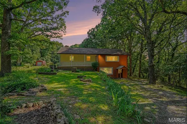 5072 Oak Tree LN, House Springs, MO 63051