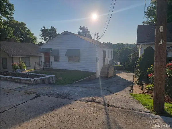 832 Elsworth PL, Ferguson, MO 63135