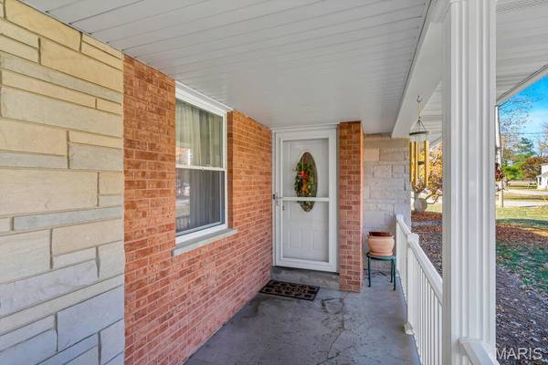 1135 Common Field ST, Portage Des Sioux, MO 63373