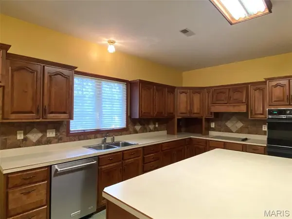 116 Red Fox RD, Belleville, IL 62223