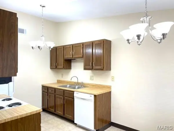 97 PEACHTREE LN, Fairview Heights, IL 62208