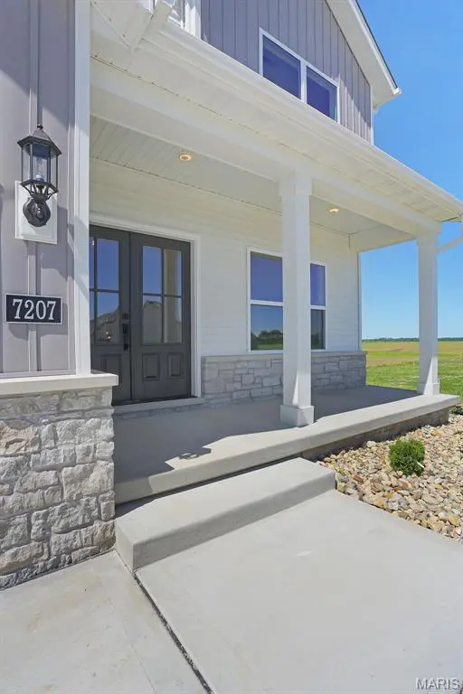 7207 Raleigh DR, Glen Carbon, IL 62034