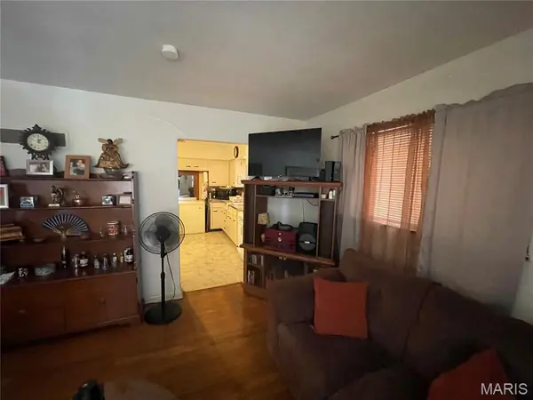 8552 Church RD, St Louis, MO 63147