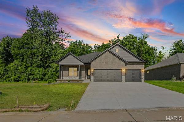 209 Fountain DR, Glen Carbon, IL 62034