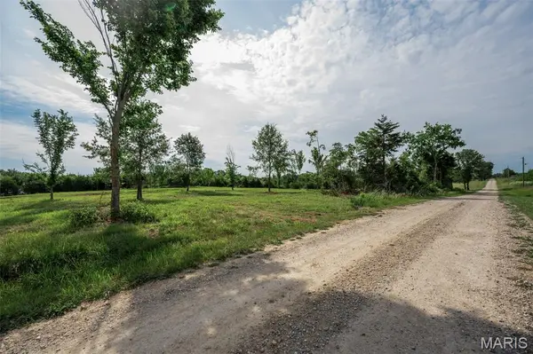 7 Halyon Estates, Perry, MO 63462