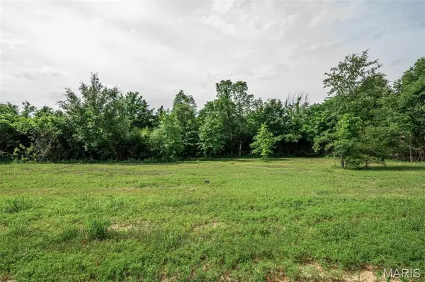 8 Halyon Estates, Perry, MO 63462