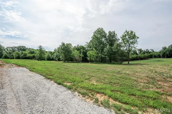 8 Halyon Estates, Perry, MO 63462