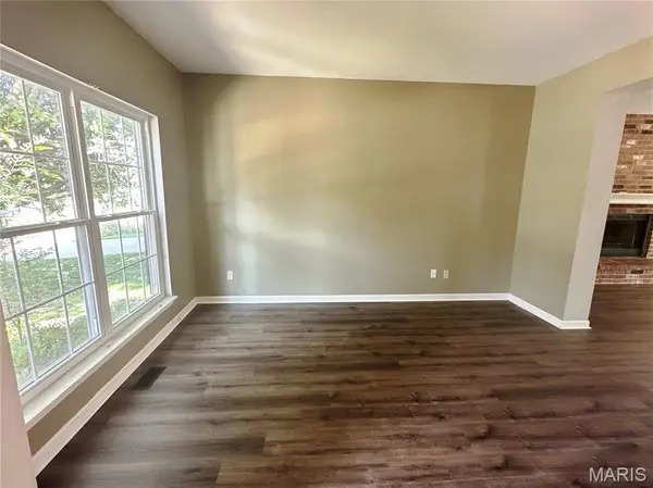 7377 Little Oaks DR, O'fallon, MO 63368
