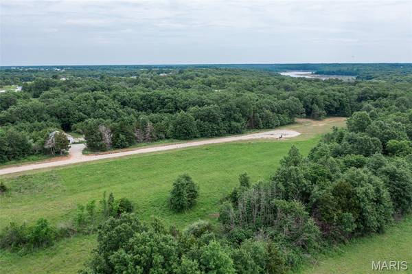 16 Halyon Estates, Perry, MO 63462