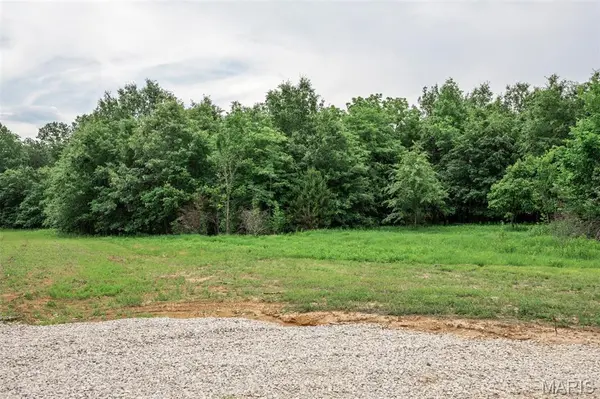 16 Halyon Estates, Perry, MO 63462