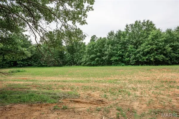 16 Halyon Estates, Perry, MO 63462