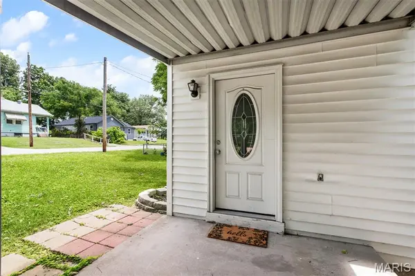 10532 Decker AVE, St Louis, MO 63114