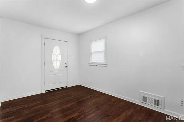 10532 Decker AVE, St Louis, MO 63114