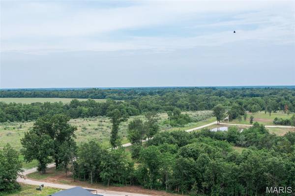 21 Halyon Estates, Perry, MO 63462