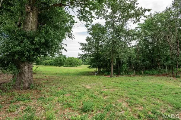 21 Halyon Estates, Perry, MO 63462