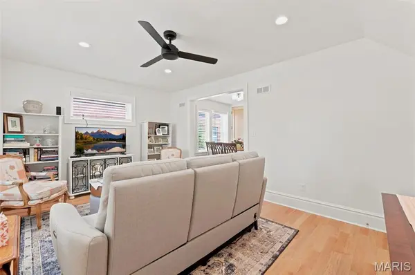 7520 Ethel AVE #1F, St Louis, MO 63117