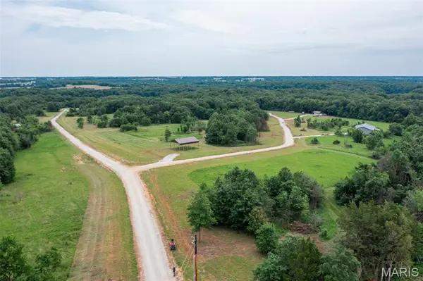 23 Halyon Estates, Perry, MO 63462