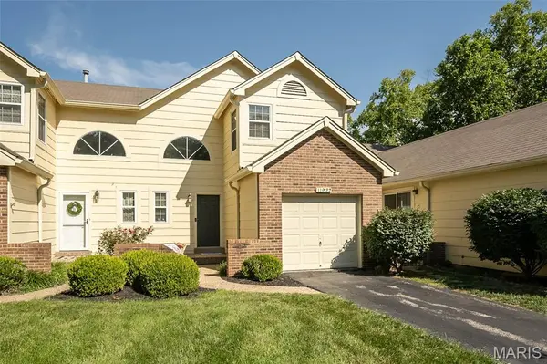 11932 Autumn Lakes DR, Maryland Heights, MO 63043