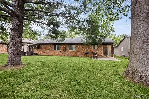 809 White Oak DR, O'fallon, IL 62269