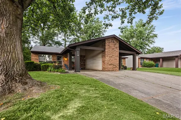 809 White Oak DR, O'fallon, IL 62269